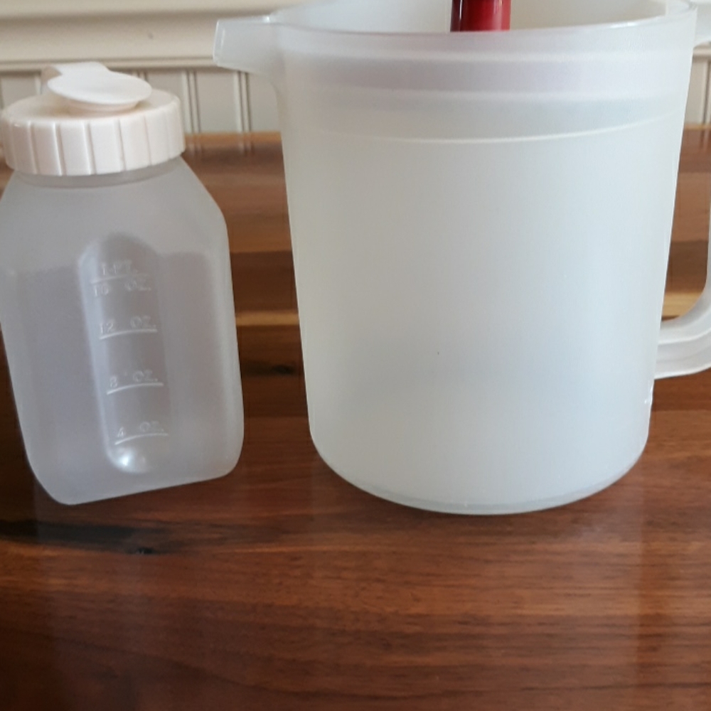 Tupperware  Pitcher - Picture 6 of 9